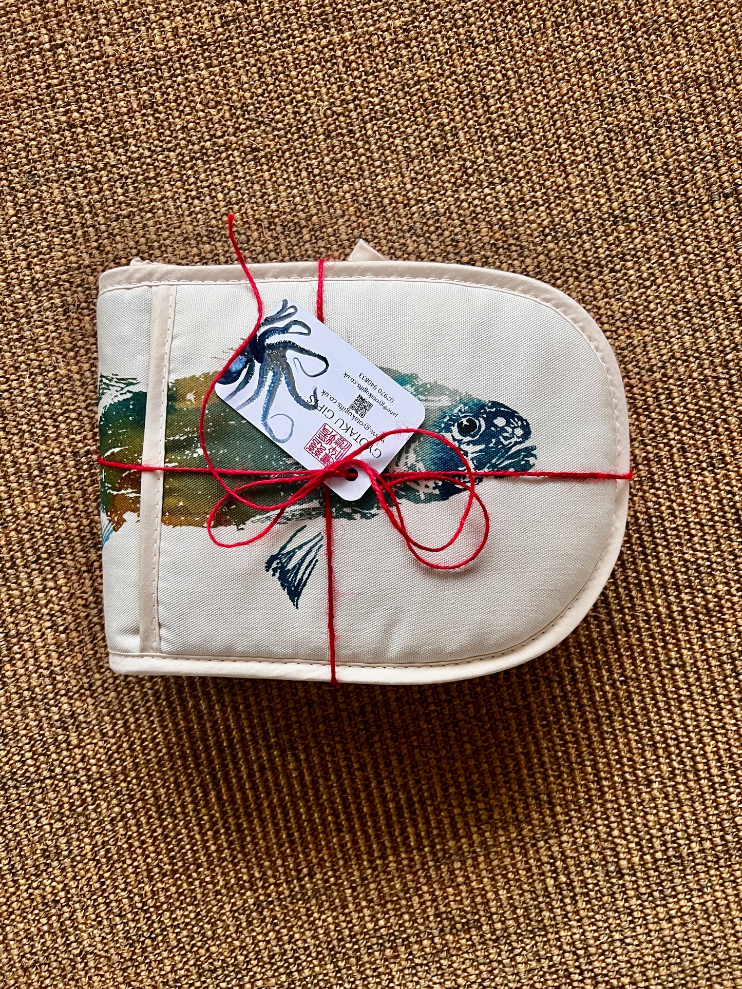 Sea Bass Oven Glove
